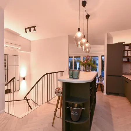 Penthouse Mountain And View, Terrace, Aircondition, Incl Summer Card Apartment *